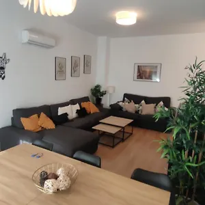Unique In Center With Pool Apartamento